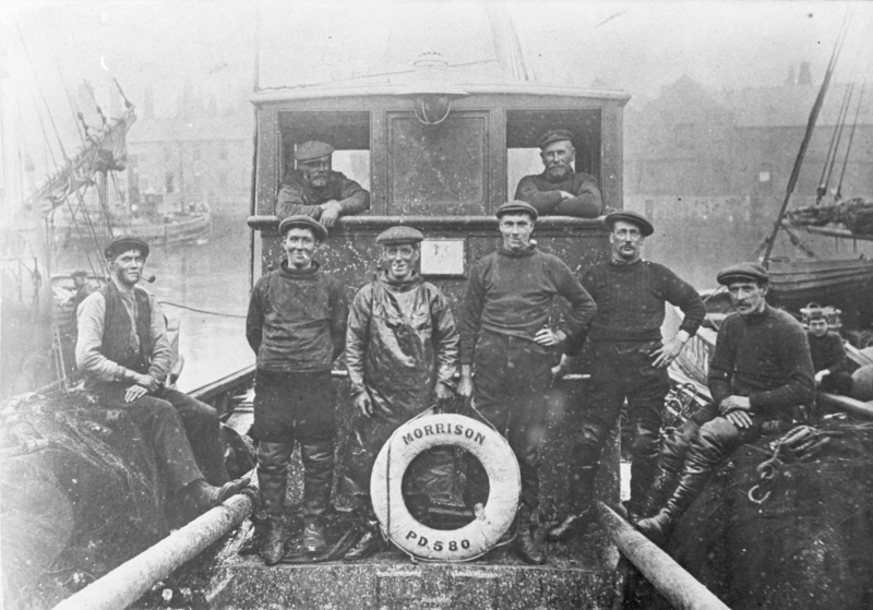 Portrait of crew onboard 'Morrison', PD580, 1914.