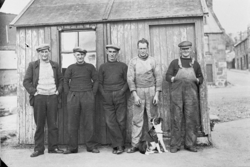 Five men and dog at Gourdon